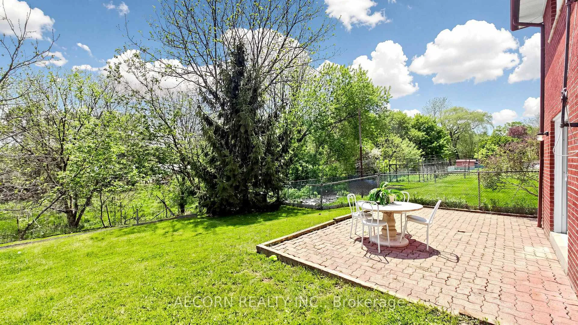 Photo 40 of 15 Humberland Court, Etobicoke, West Humber-Clairville — HOMEH