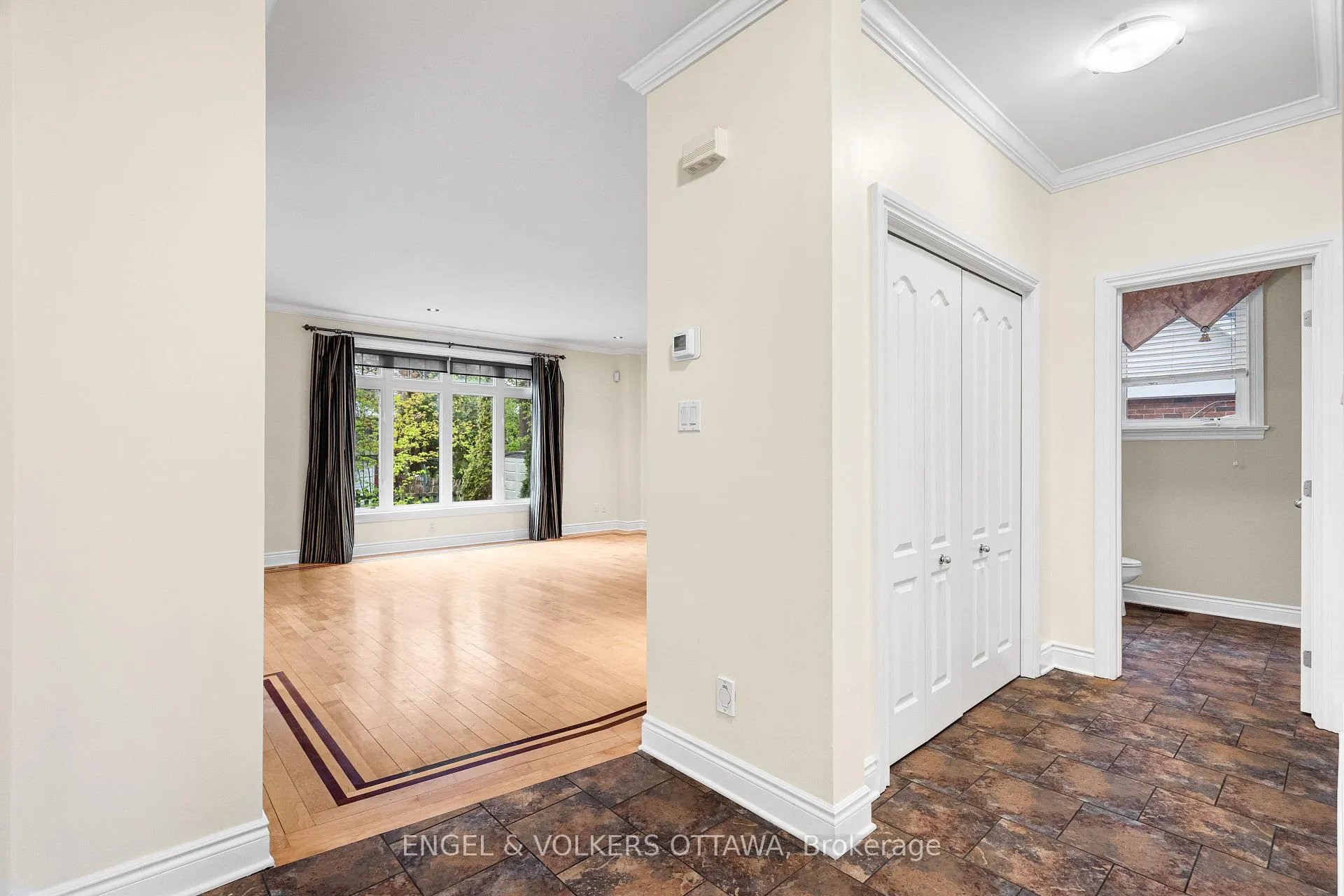 Photo 7 of 1130 Emperor Avenue, Ottawa, Carlington — HOMEH