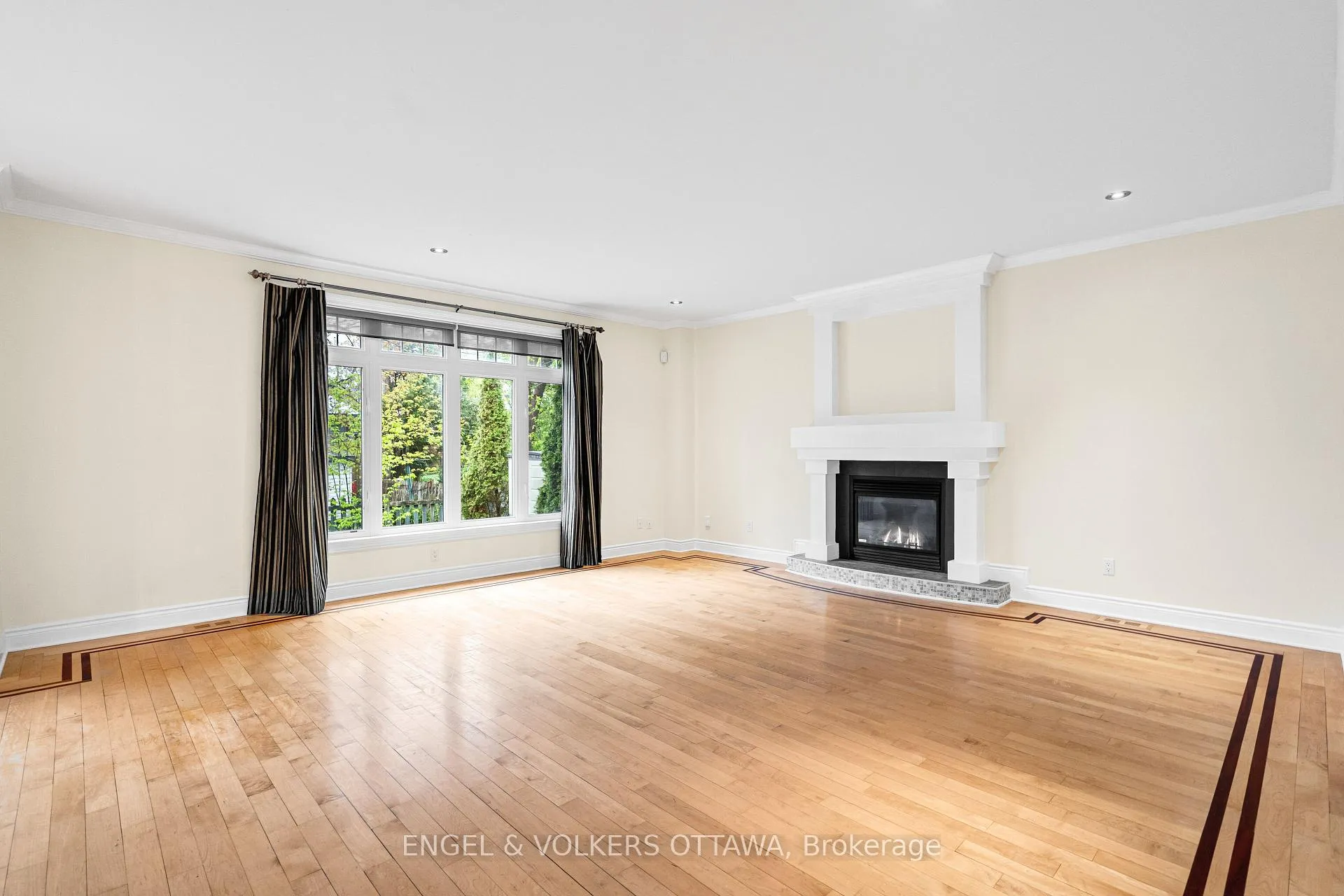 Photo 9 of 1130 Emperor Avenue, Ottawa, Carlington — HOMEH