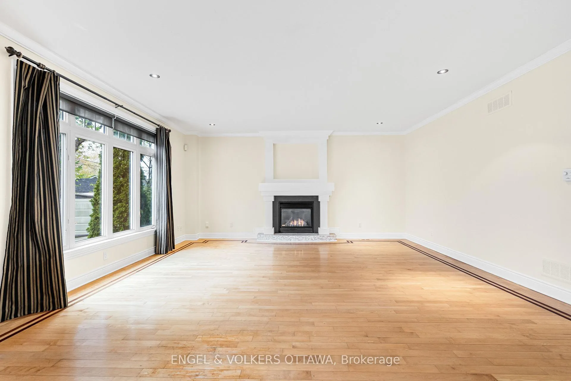 Photo 10 of 1130 Emperor Avenue, Ottawa, Carlington — HOMEH