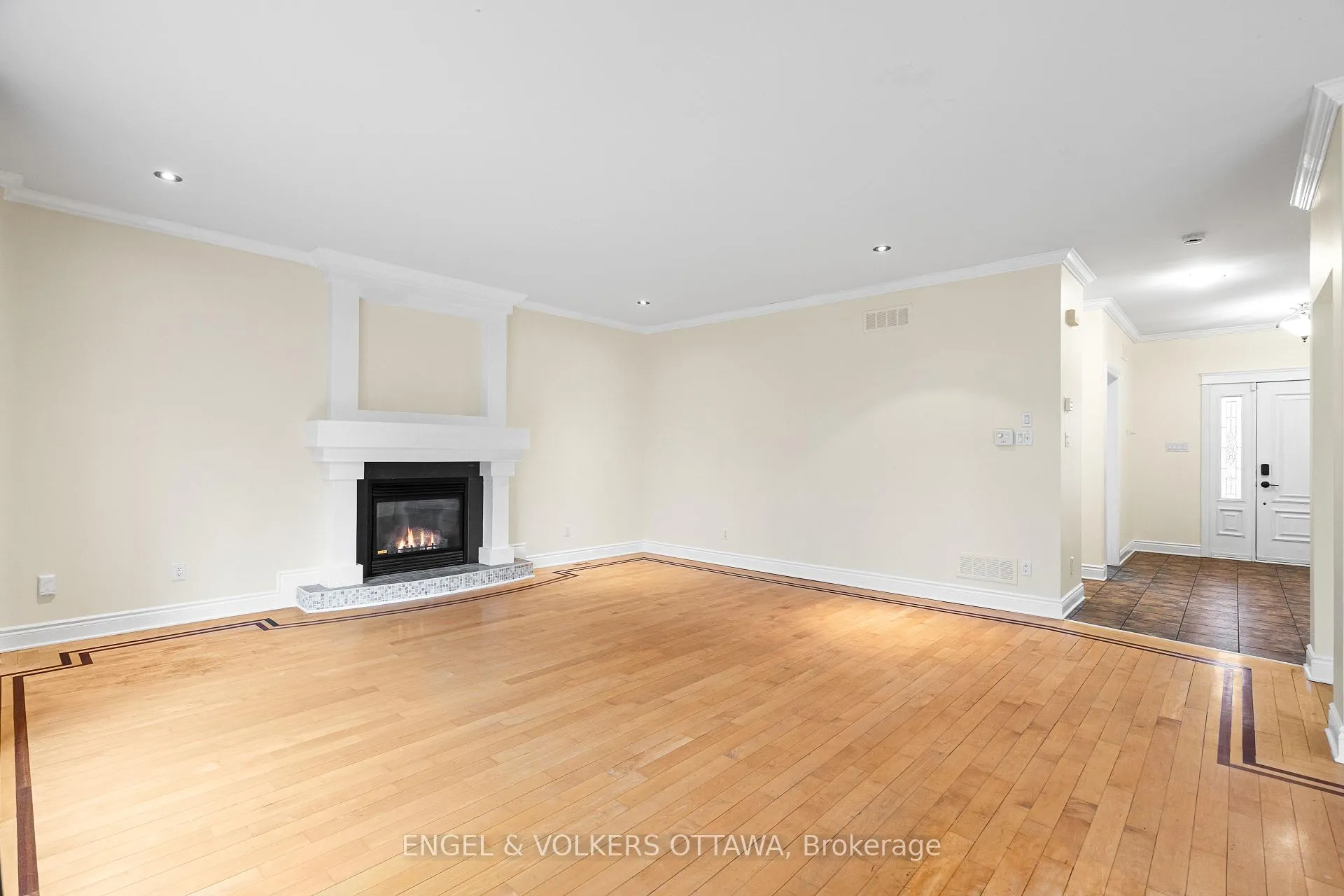 Photo 17 of 1130 Emperor Avenue, Ottawa, Carlington — HOMEH