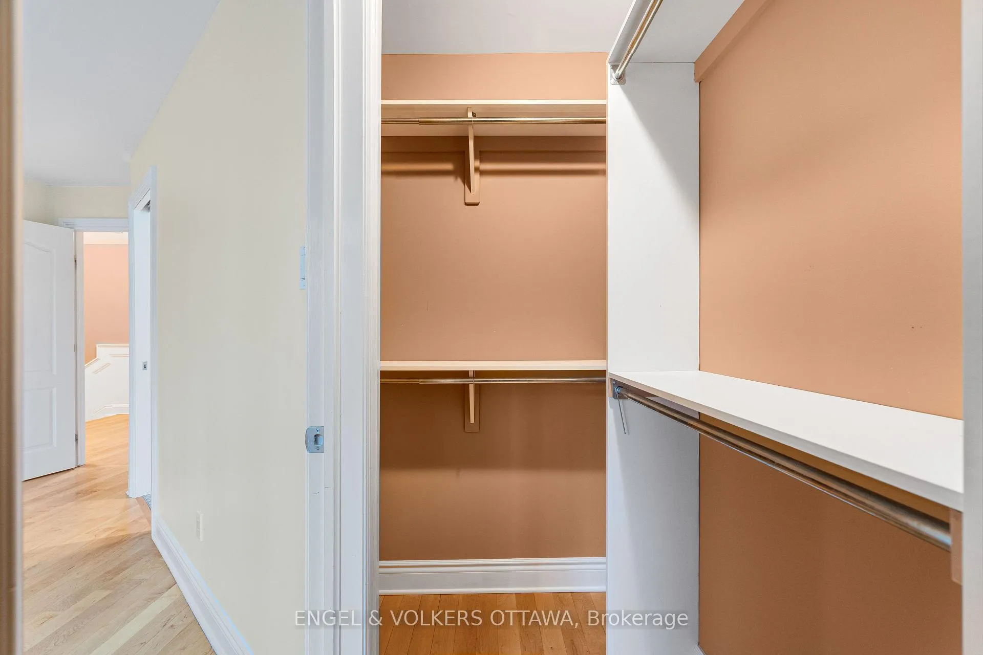Photo 23 of 1130 Emperor Avenue, Ottawa, Carlington — HOMEH