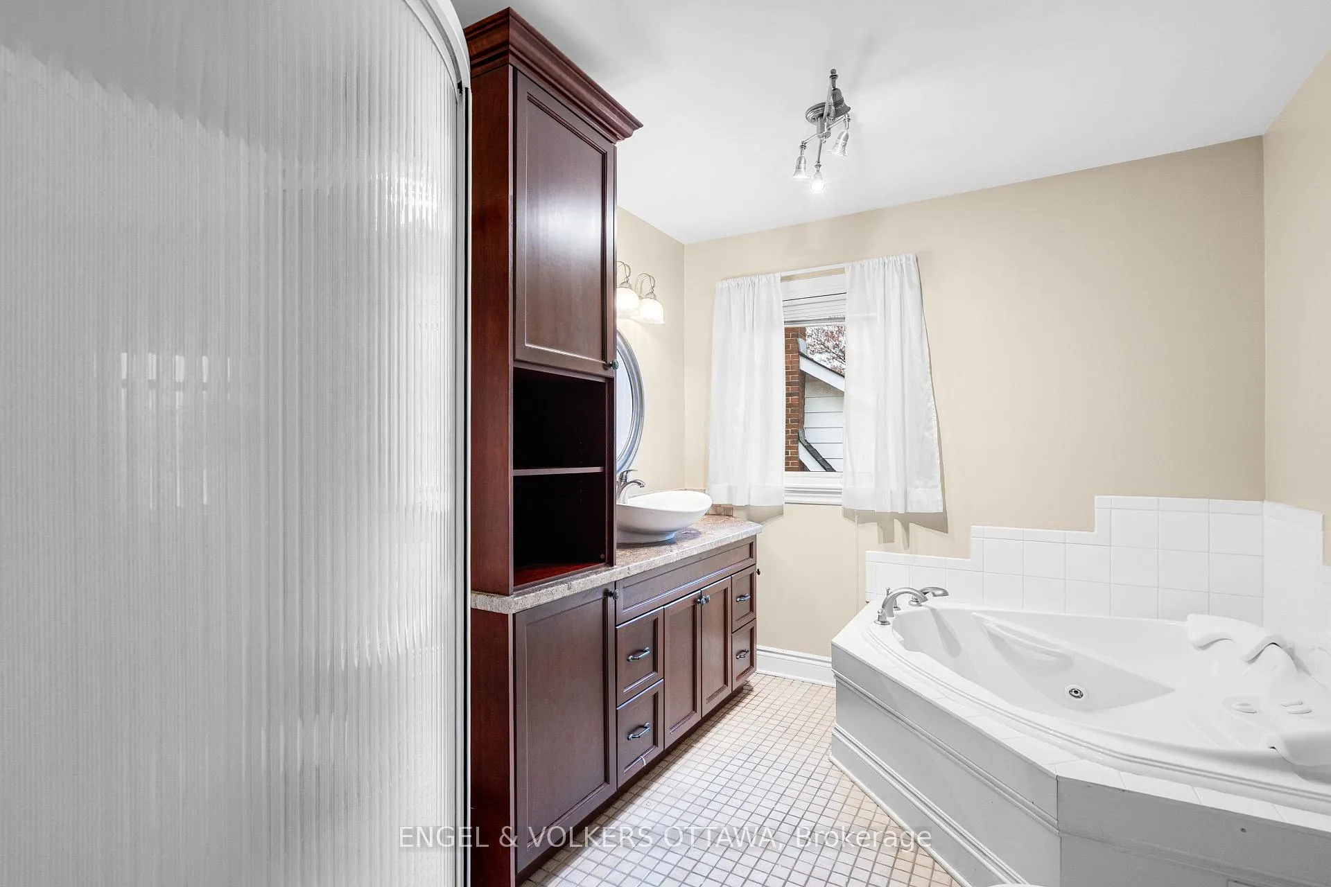 Photo 24 of 1130 Emperor Avenue, Ottawa, Carlington — HOMEH