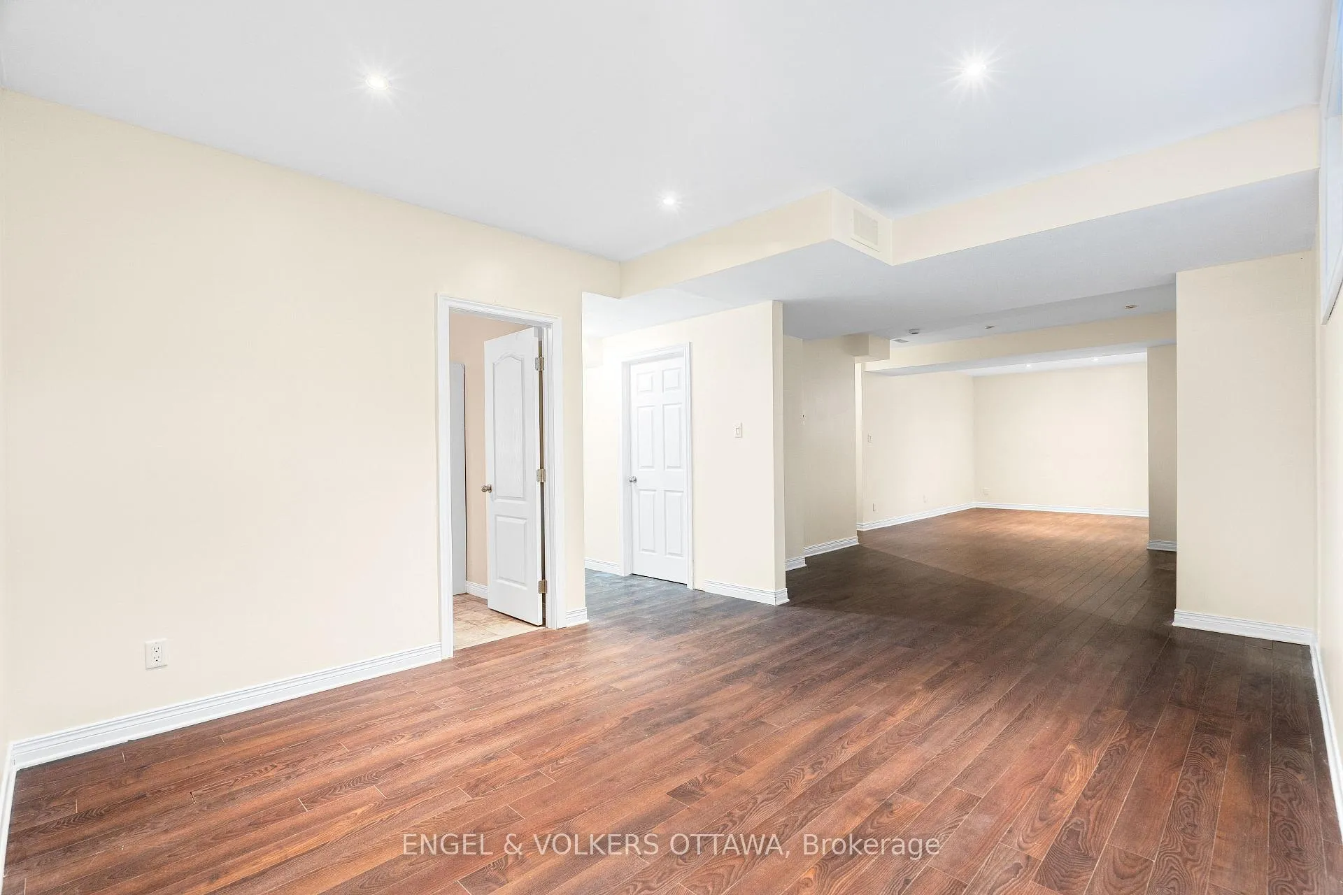 Photo 37 of 1130 Emperor Avenue, Ottawa, Carlington — HOMEH