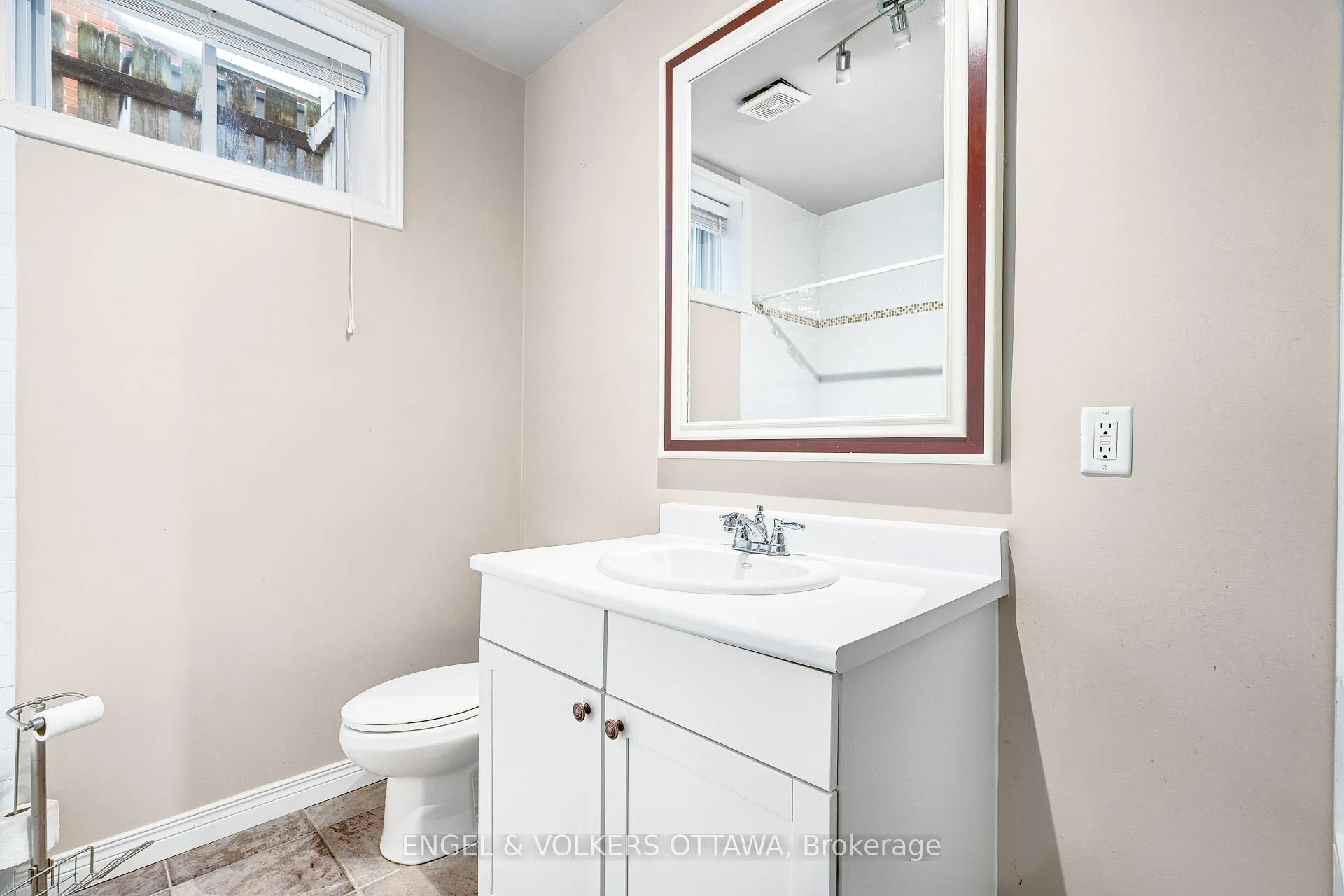 Photo 38 of 1130 Emperor Avenue, Ottawa, Carlington — HOMEH
