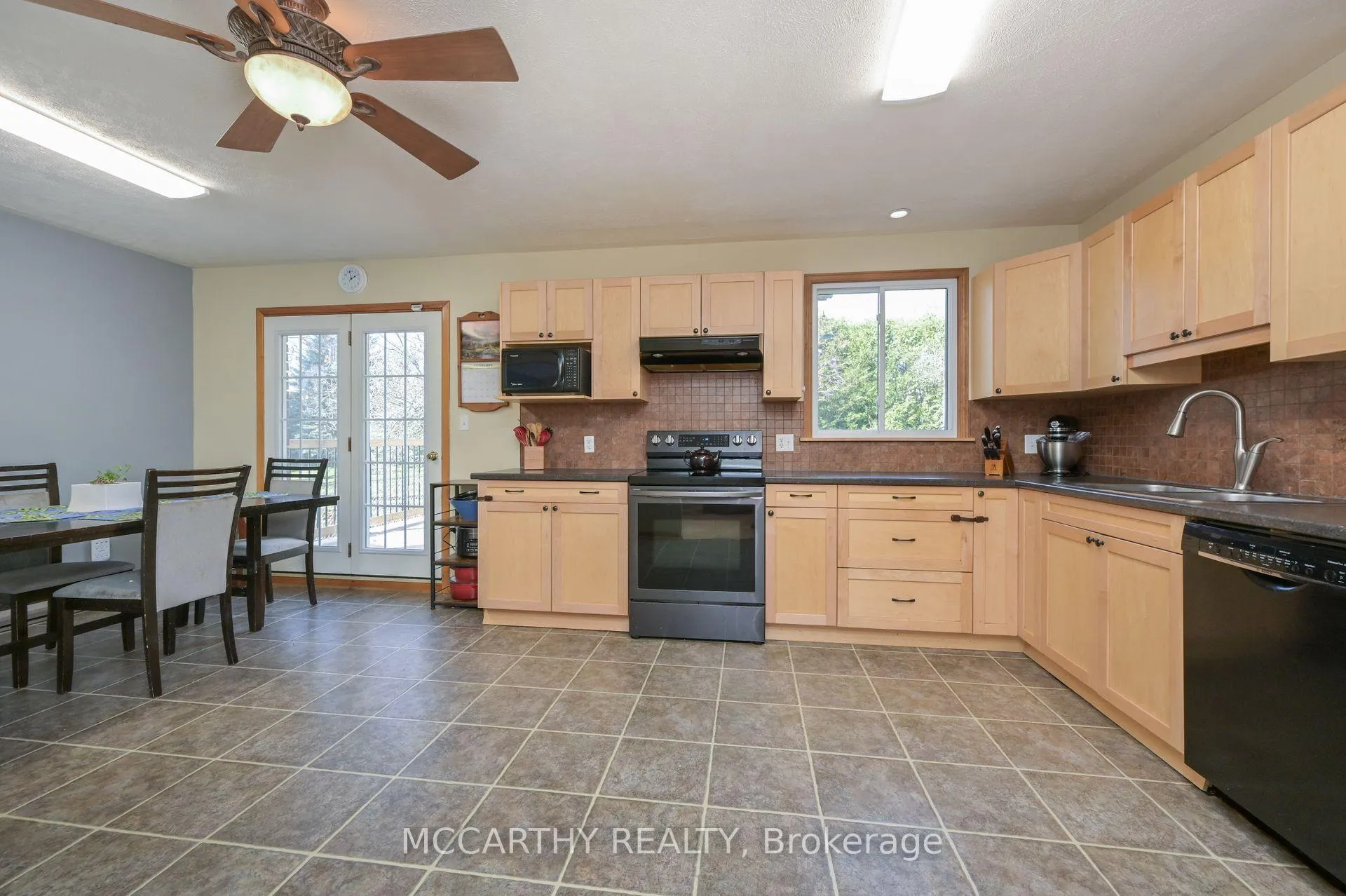 Photo 7 of 130 Franklyn Street, Shelburne — HOMEH