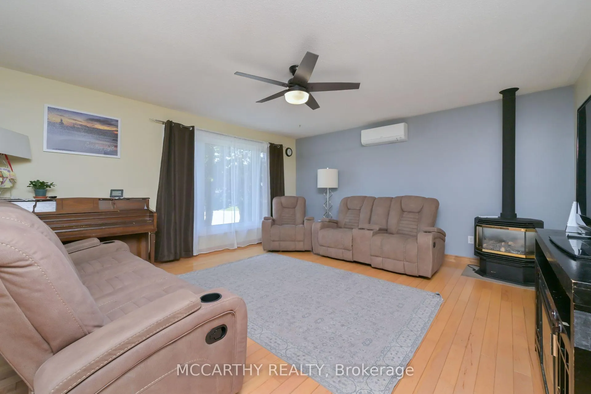 Photo 11 of 130 Franklyn Street, Shelburne — HOMEH