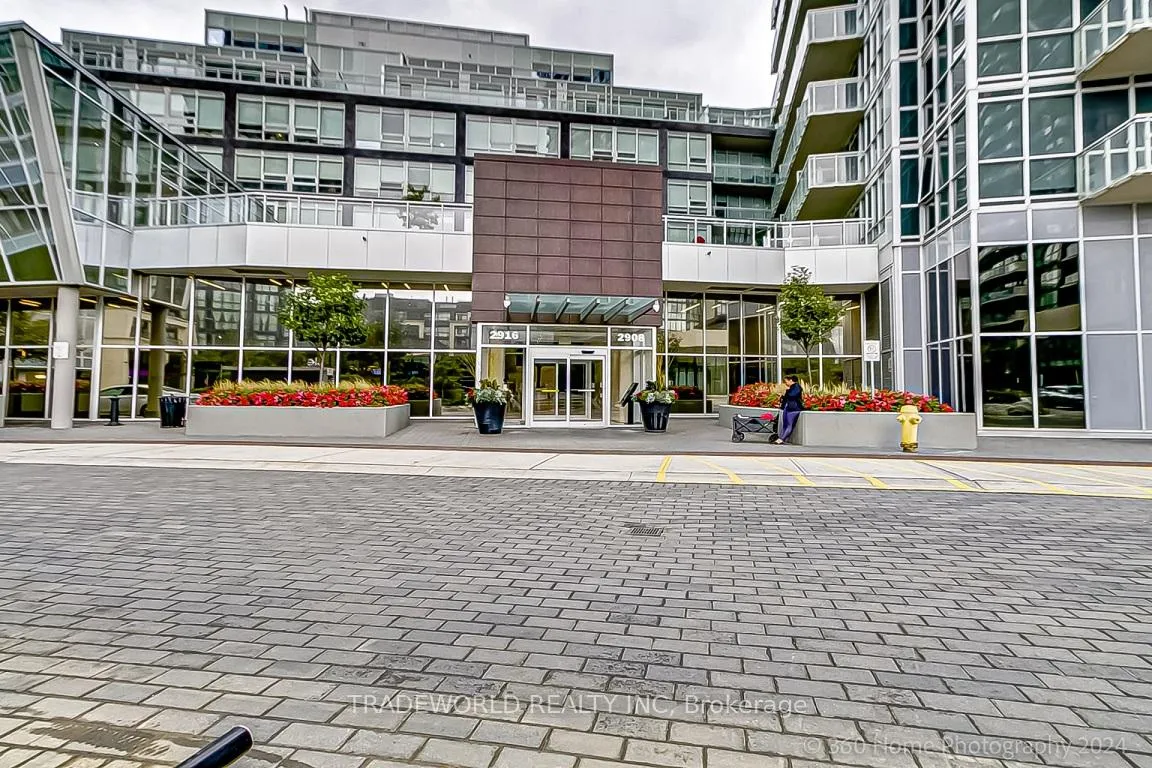 Photo 2 of Unit 614, 2916 Highway 7, Vaughan, Concord — HOMEH