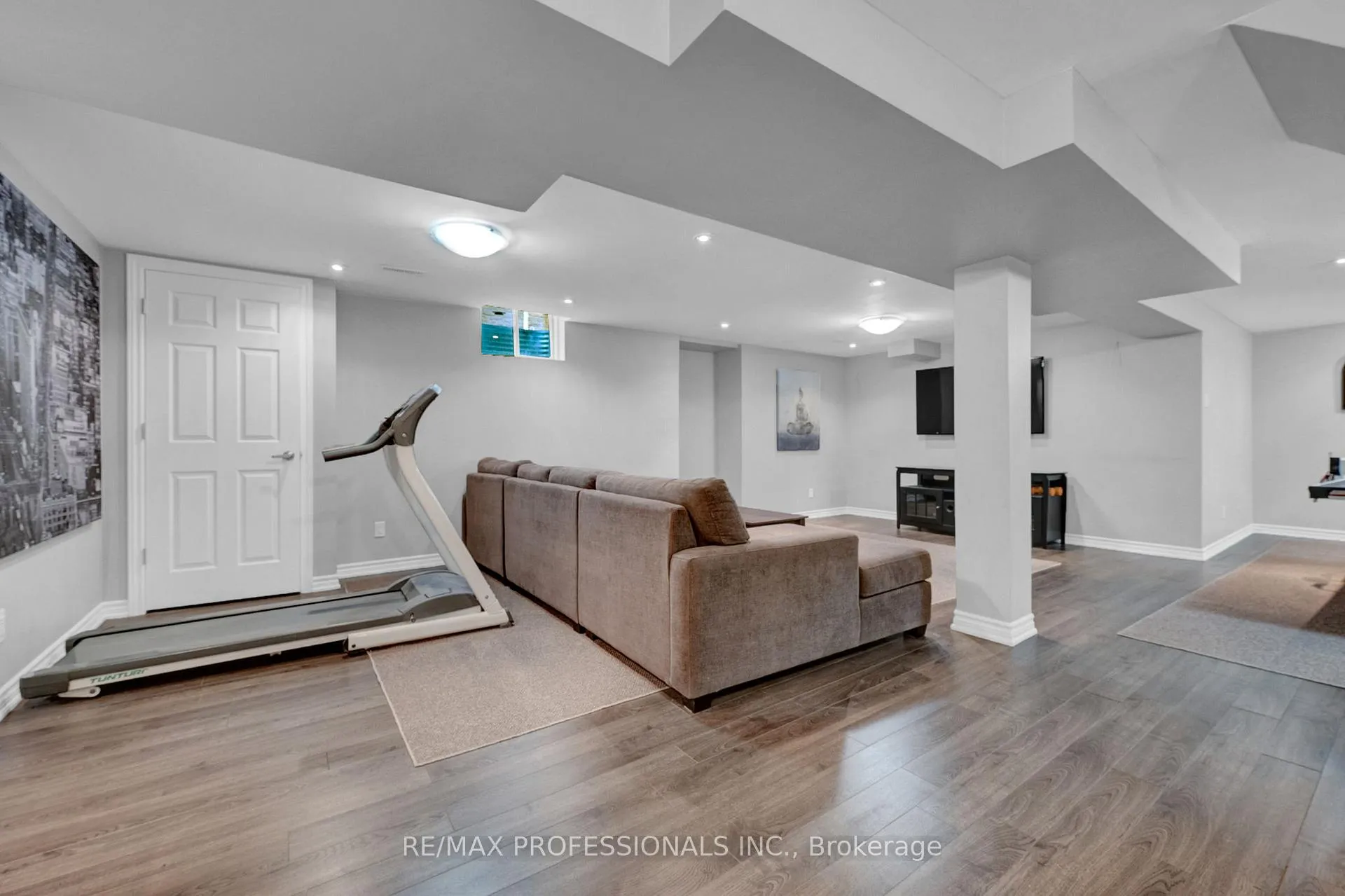 Photo 36 of 45 Resolute Crescent, Whitby, Lynde Creek — HOMEH