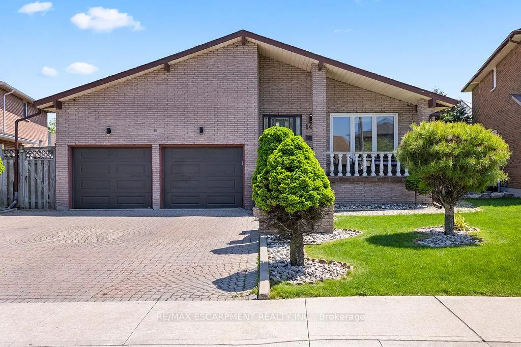 Photo 1 of 140 Solomon Crescent, Hamilton, Trenholme — HOMEH