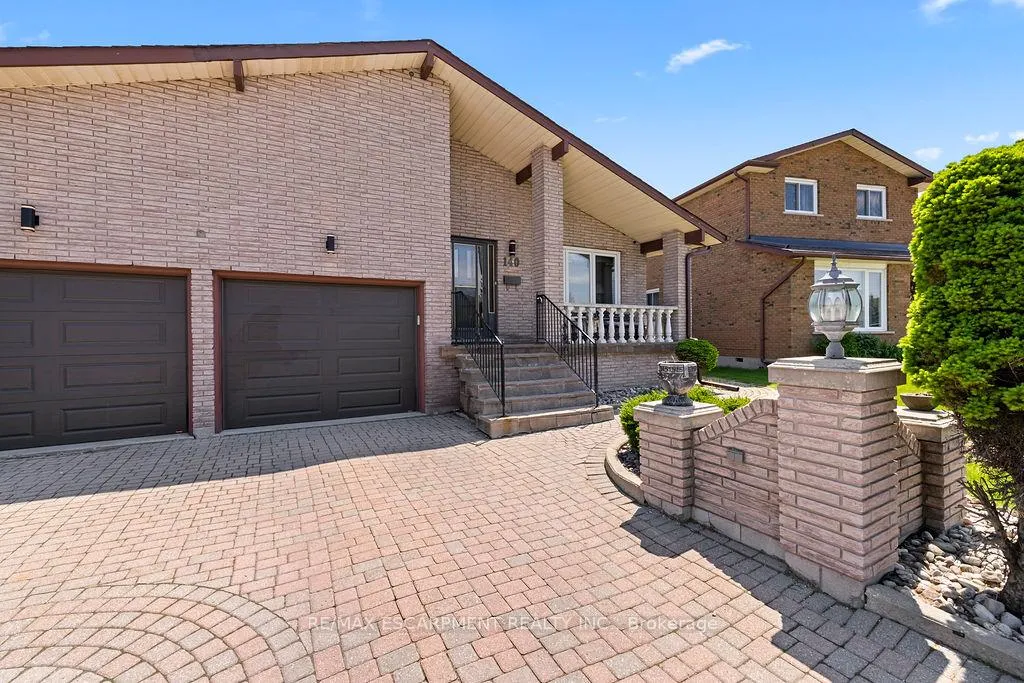 Photo 5 of 140 Solomon Crescent, Hamilton, Trenholme — HOMEH