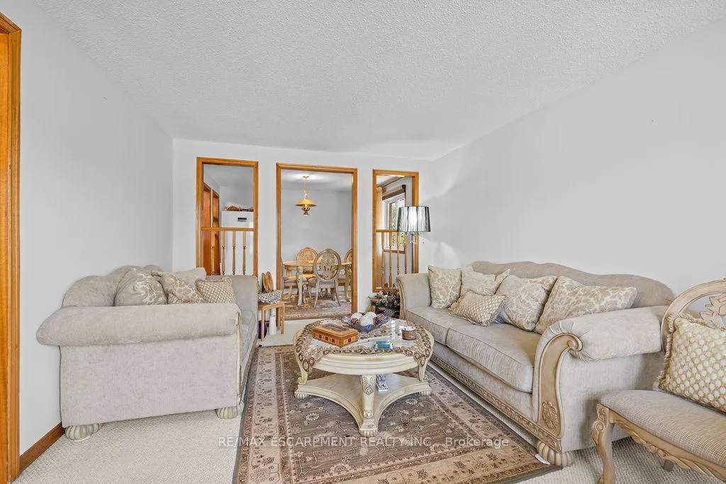 Photo 12 of 140 Solomon Crescent, Hamilton, Trenholme — HOMEH