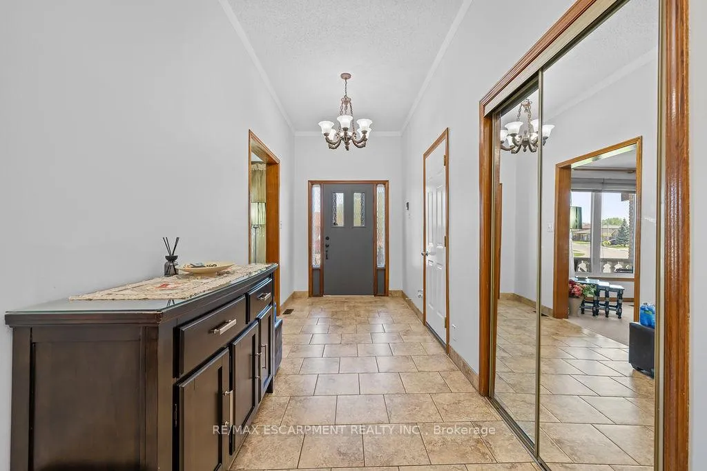 Photo 15 of 140 Solomon Crescent, Hamilton, Trenholme — HOMEH