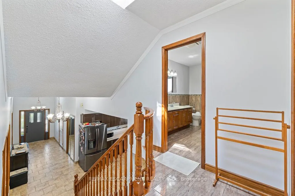 Photo 28 of 140 Solomon Crescent, Hamilton, Trenholme — HOMEH