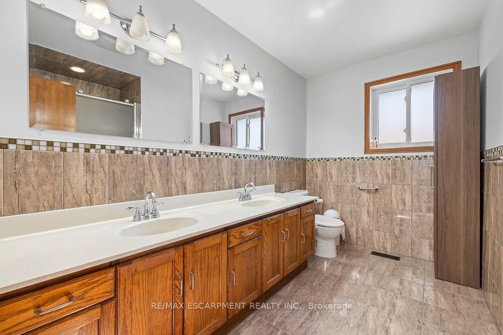Photo 29 of 140 Solomon Crescent, Hamilton, Trenholme — HOMEH