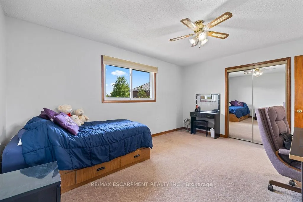 Photo 31 of 140 Solomon Crescent, Hamilton, Trenholme — HOMEH