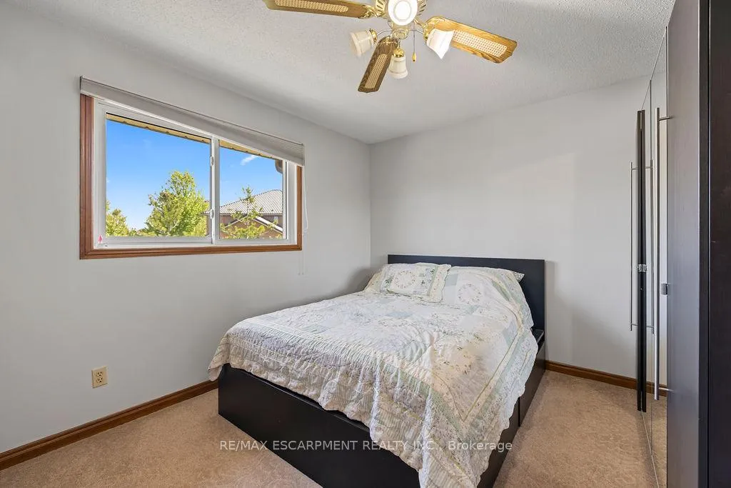 Photo 34 of 140 Solomon Crescent, Hamilton, Trenholme — HOMEH