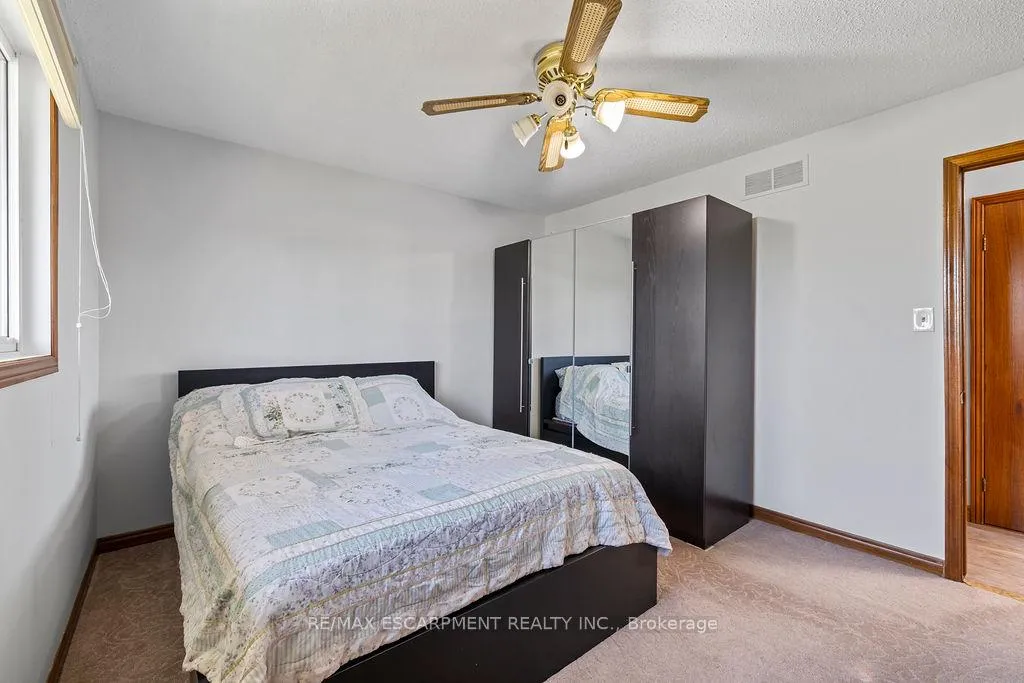 Photo 35 of 140 Solomon Crescent, Hamilton, Trenholme — HOMEH