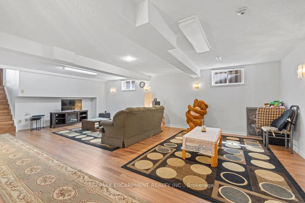 Photo 41 of 140 Solomon Crescent, Hamilton, Trenholme — HOMEH