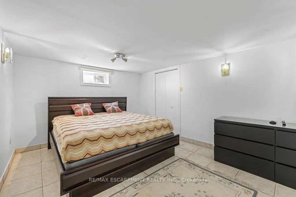Photo 46 of 140 Solomon Crescent, Hamilton, Trenholme — HOMEH