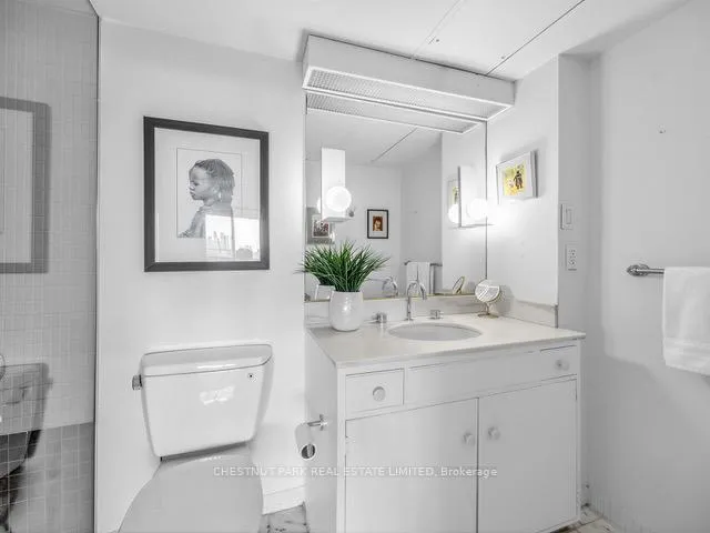 Photo 13 of Unit 1404, 20 Avoca Avenue, Toronto, Rosedale-Moore Park — HOMEH