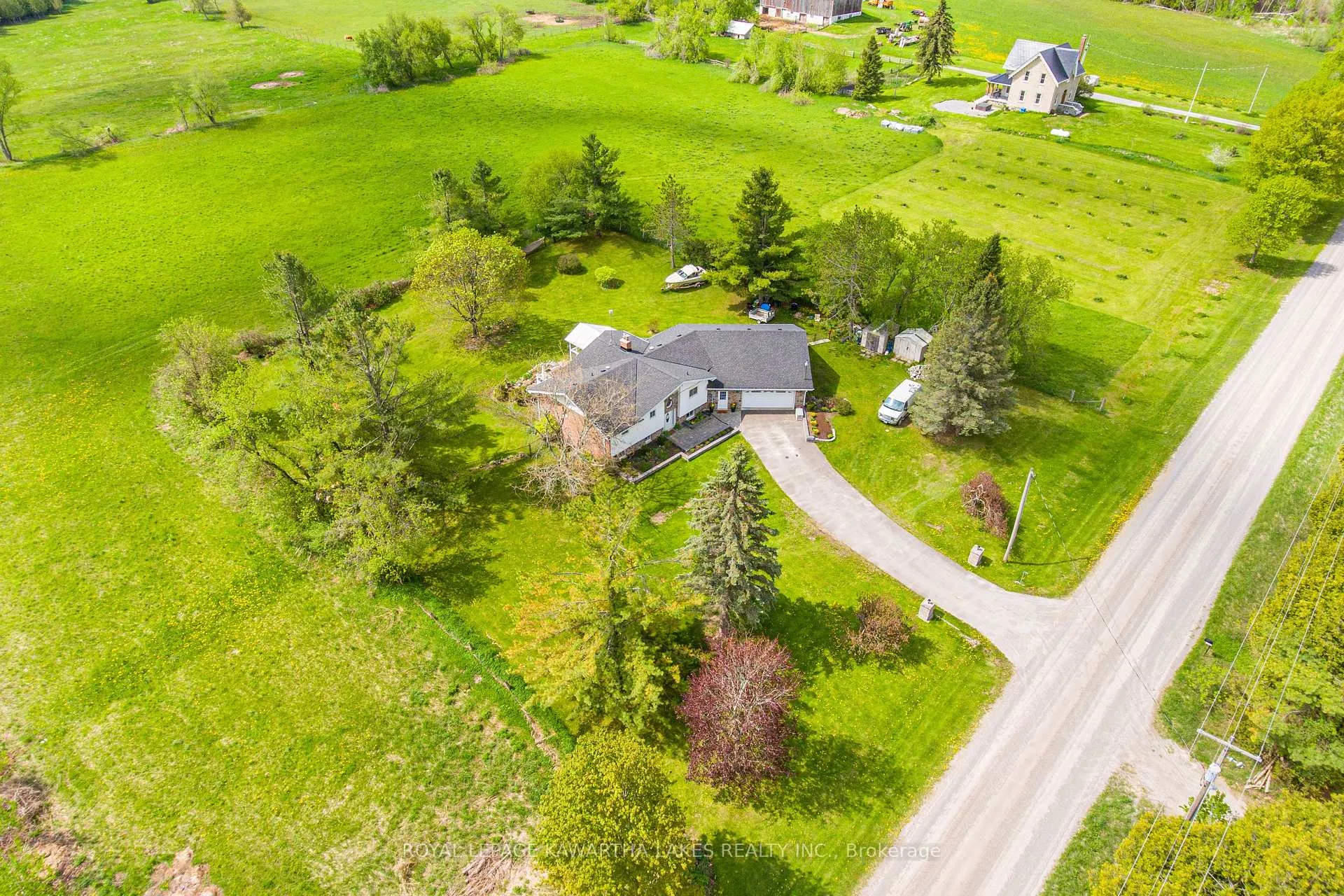 Photo 4 of 1032 Zion Road, Kawartha Lakes, Mariposa — HOMEH