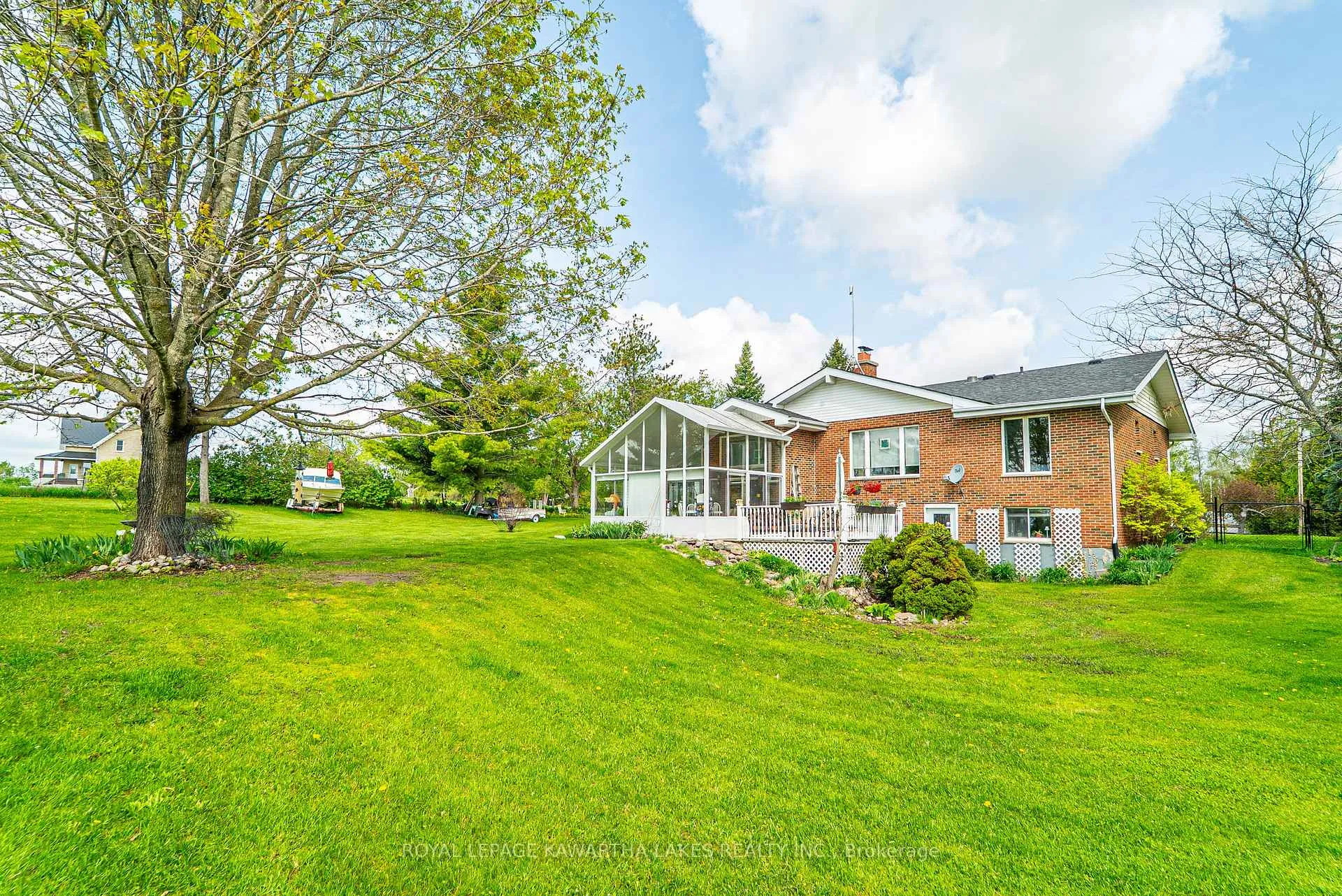 Photo 8 of 1032 Zion Road, Kawartha Lakes, Mariposa — HOMEH