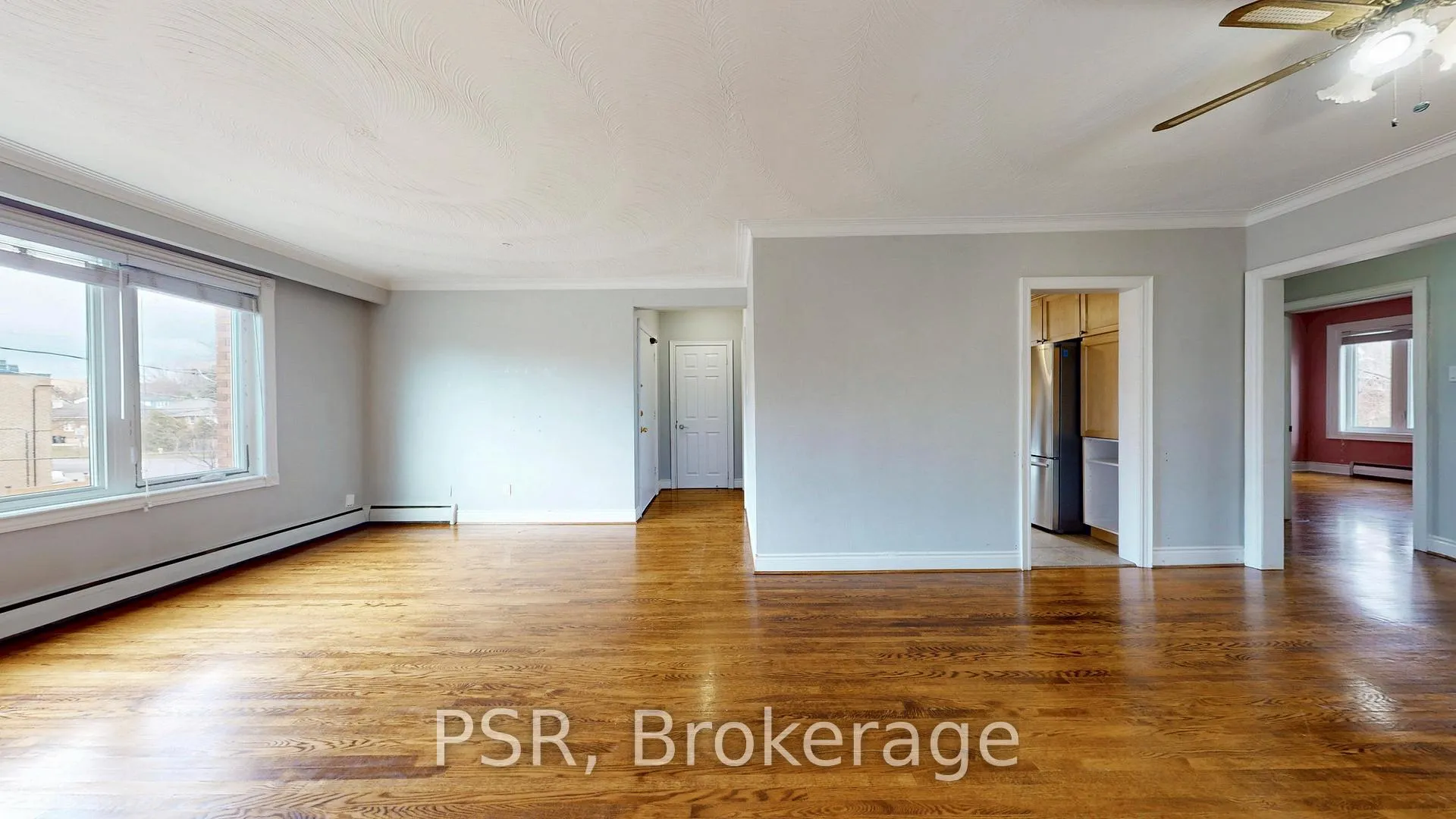 Photo 6 of Unit Upper, 37 Morgan Avenue, Etobicoke, Stonegate-Queensway — HOMEH