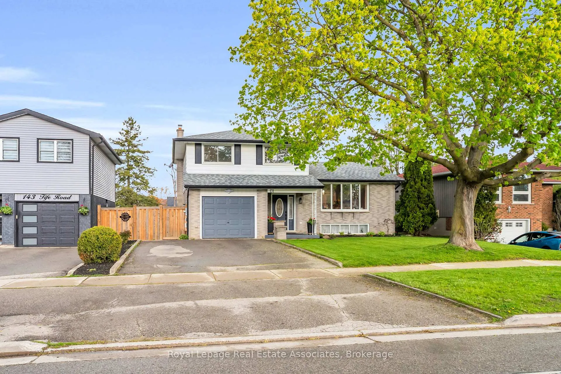 Photo 5 of 131 Fife Road, Guelph, Willow West/Sugarbush/West Acres — HOMEH