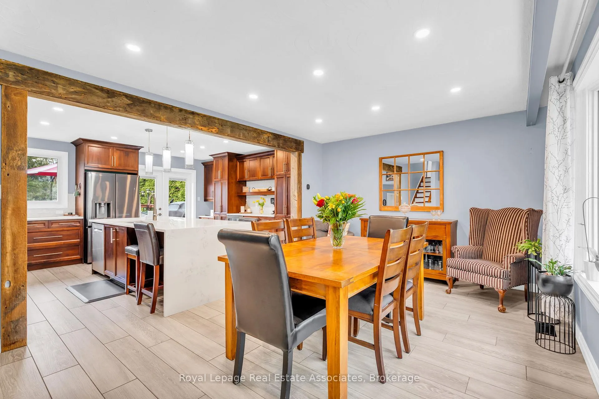 Photo 9 of 131 Fife Road, Guelph, Willow West/Sugarbush/West Acres — HOMEH