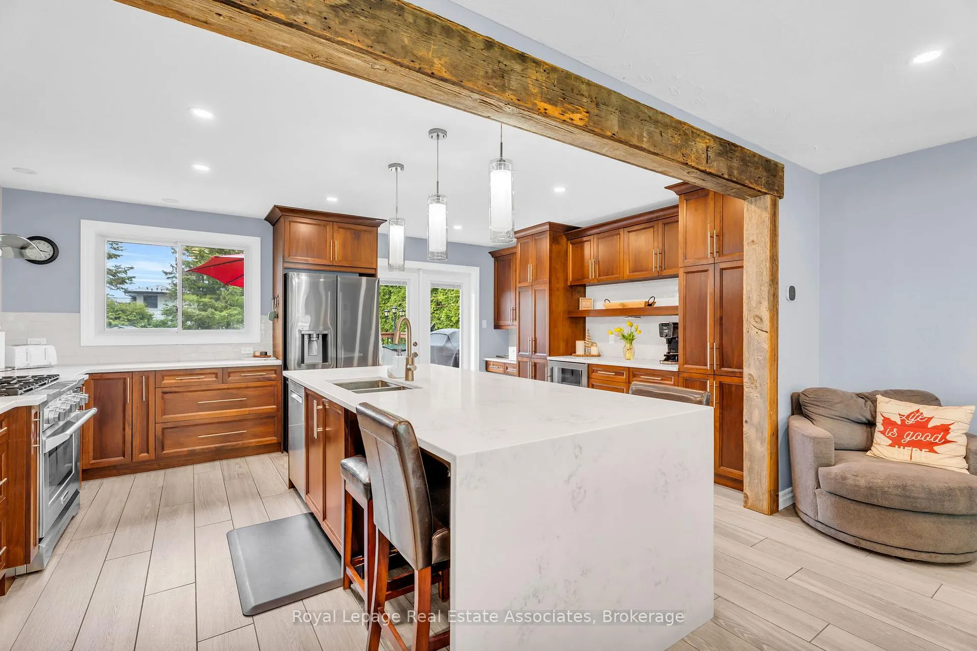 Photo 11 of 131 Fife Road, Guelph, Willow West/Sugarbush/West Acres — HOMEH