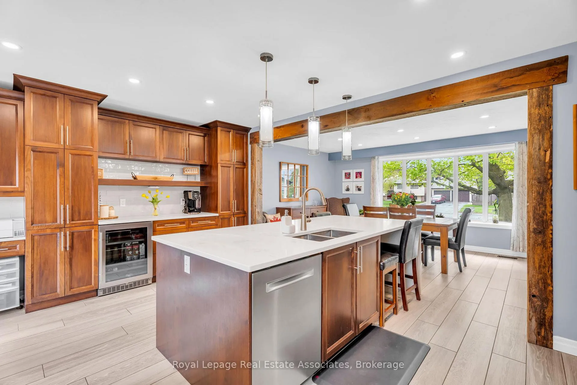 Photo 13 of 131 Fife Road, Guelph, Willow West/Sugarbush/West Acres — HOMEH