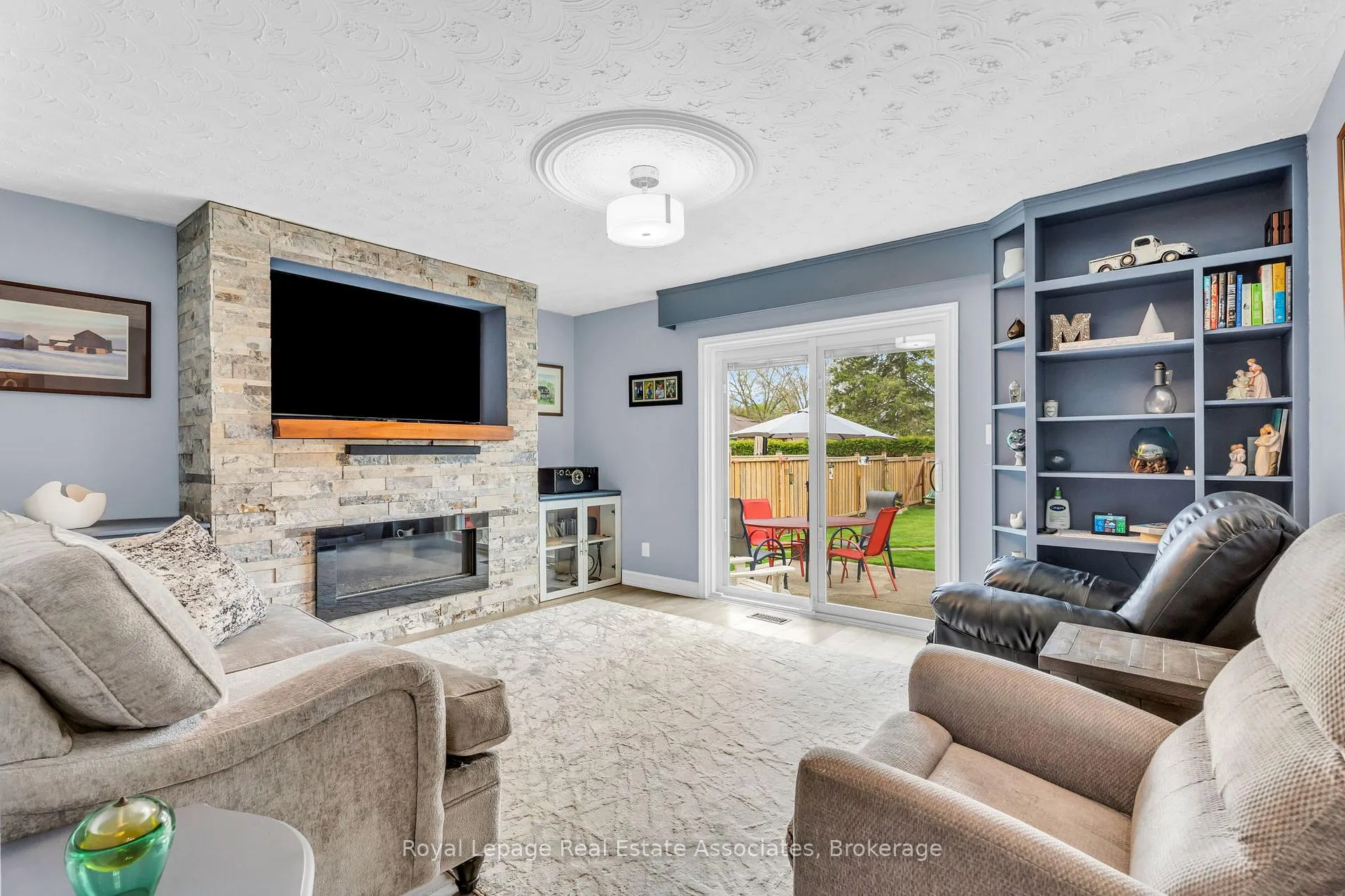 Photo 19 of 131 Fife Road, Guelph, Willow West/Sugarbush/West Acres — HOMEH