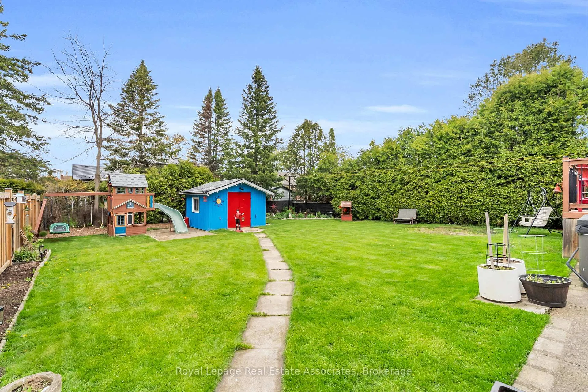 Photo 35 of 131 Fife Road, Guelph, Willow West/Sugarbush/West Acres — HOMEH
