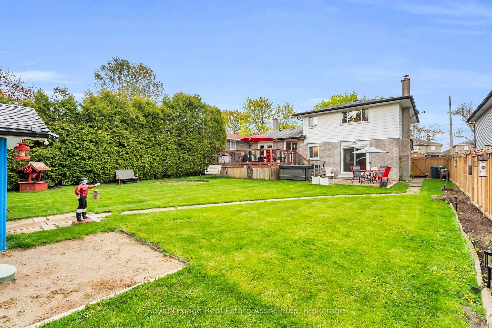 Photo 36 of 131 Fife Road, Guelph, Willow West/Sugarbush/West Acres — HOMEH
