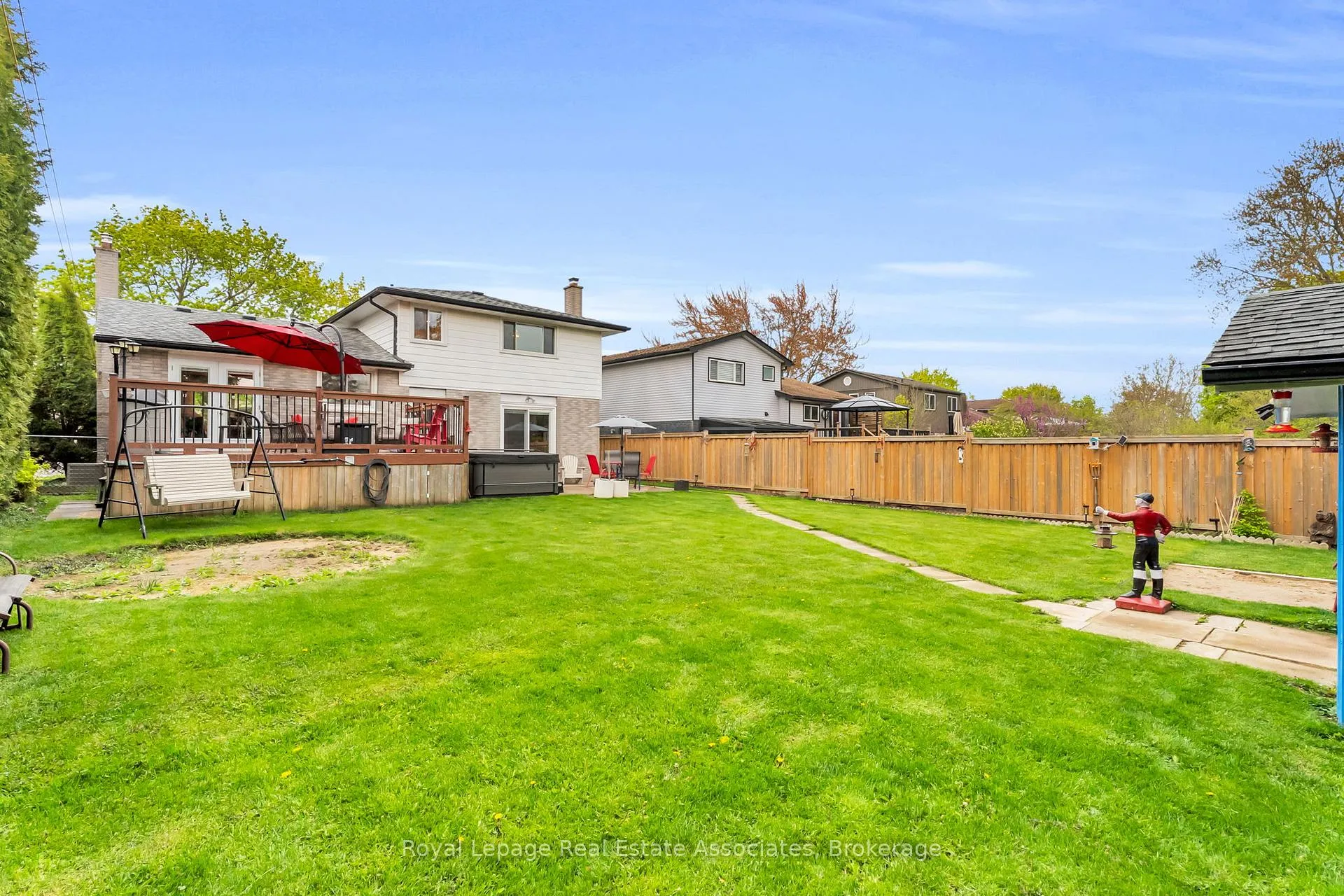Photo 37 of 131 Fife Road, Guelph, Willow West/Sugarbush/West Acres — HOMEH