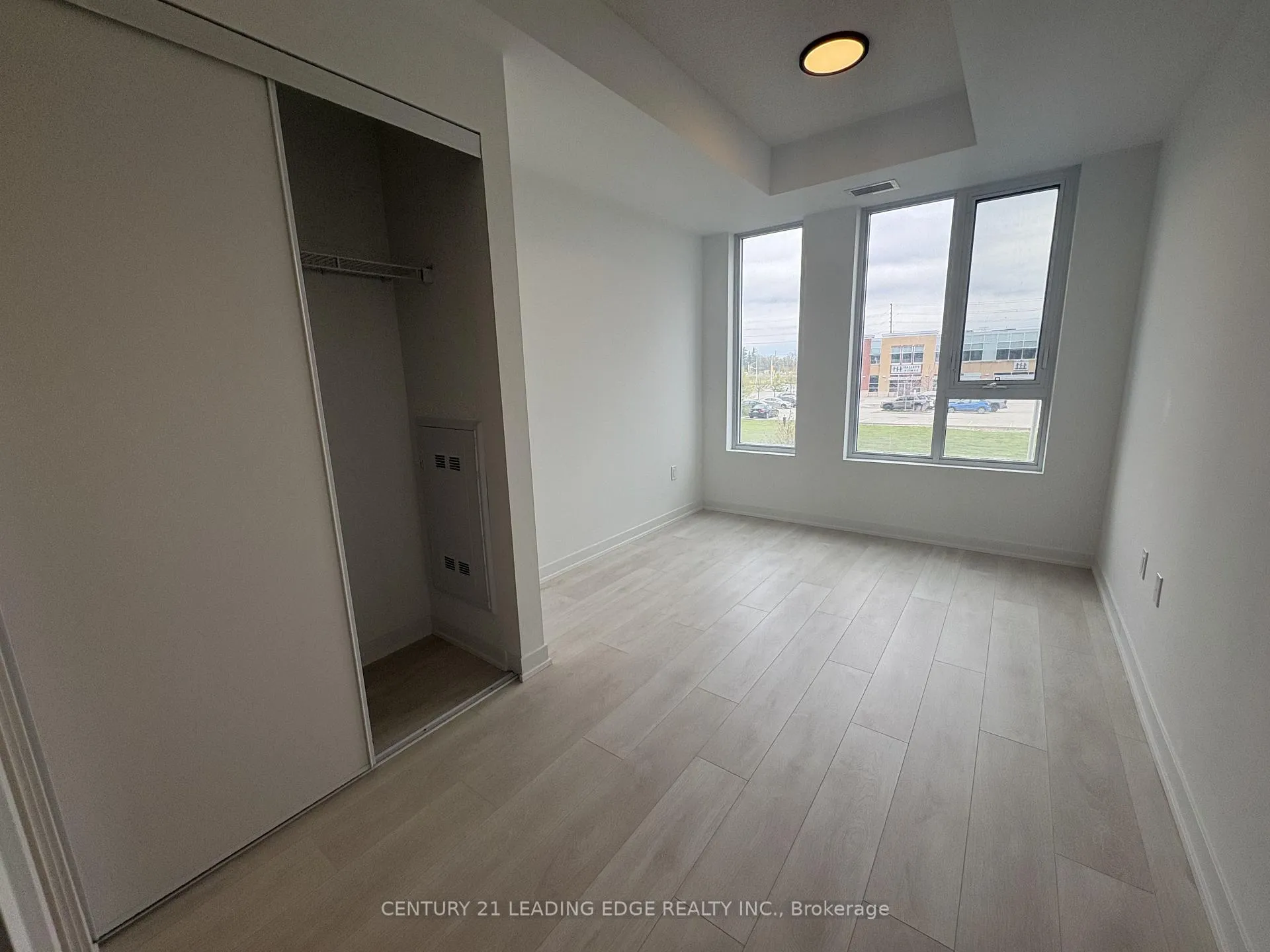 Photo 6 of Unit 222, 4878 Powers Common, Burlington, Alton — HOMEH