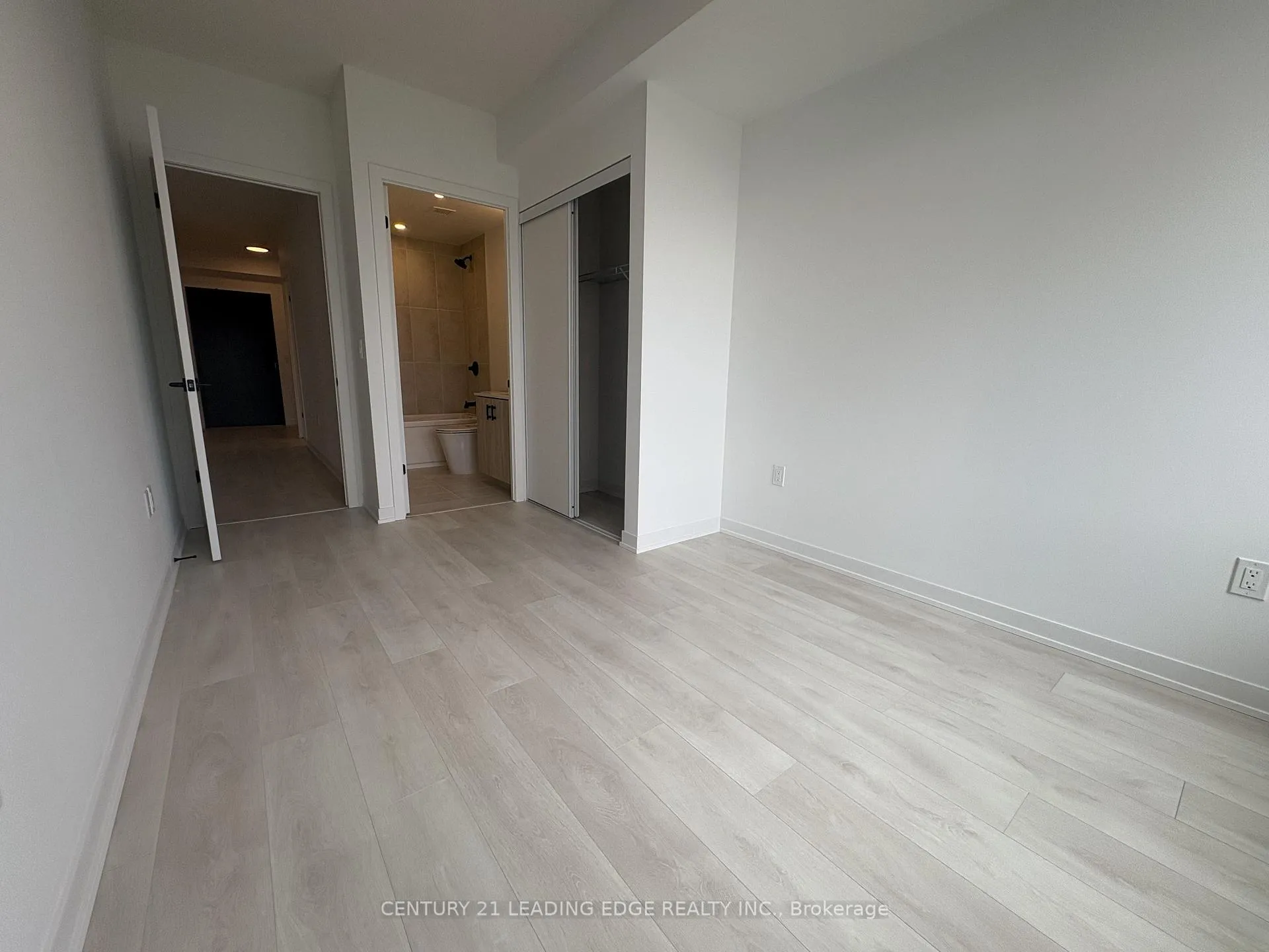 Photo 7 of Unit 222, 4878 Powers Common, Burlington, Alton — HOMEH