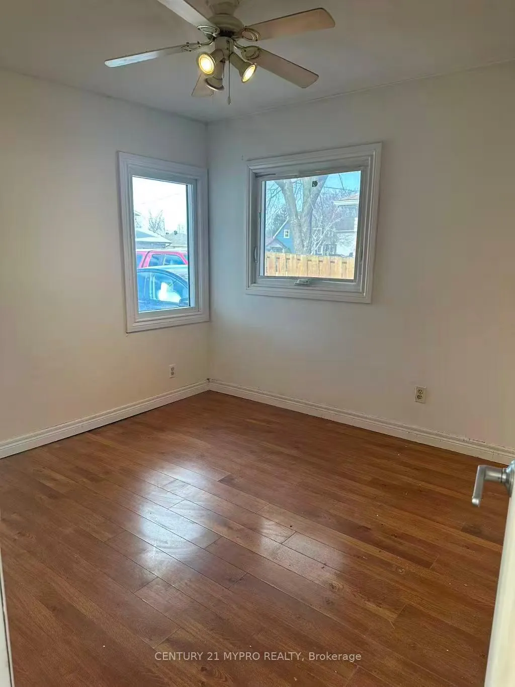 Photo 2 of 345 Hollywood Drive, Georgina, Keswick South — HOMEH
