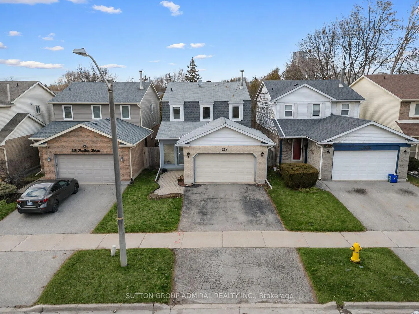 Photo 1 of 218 Mullen Drive, Vaughan, Brownridge — HOMEH