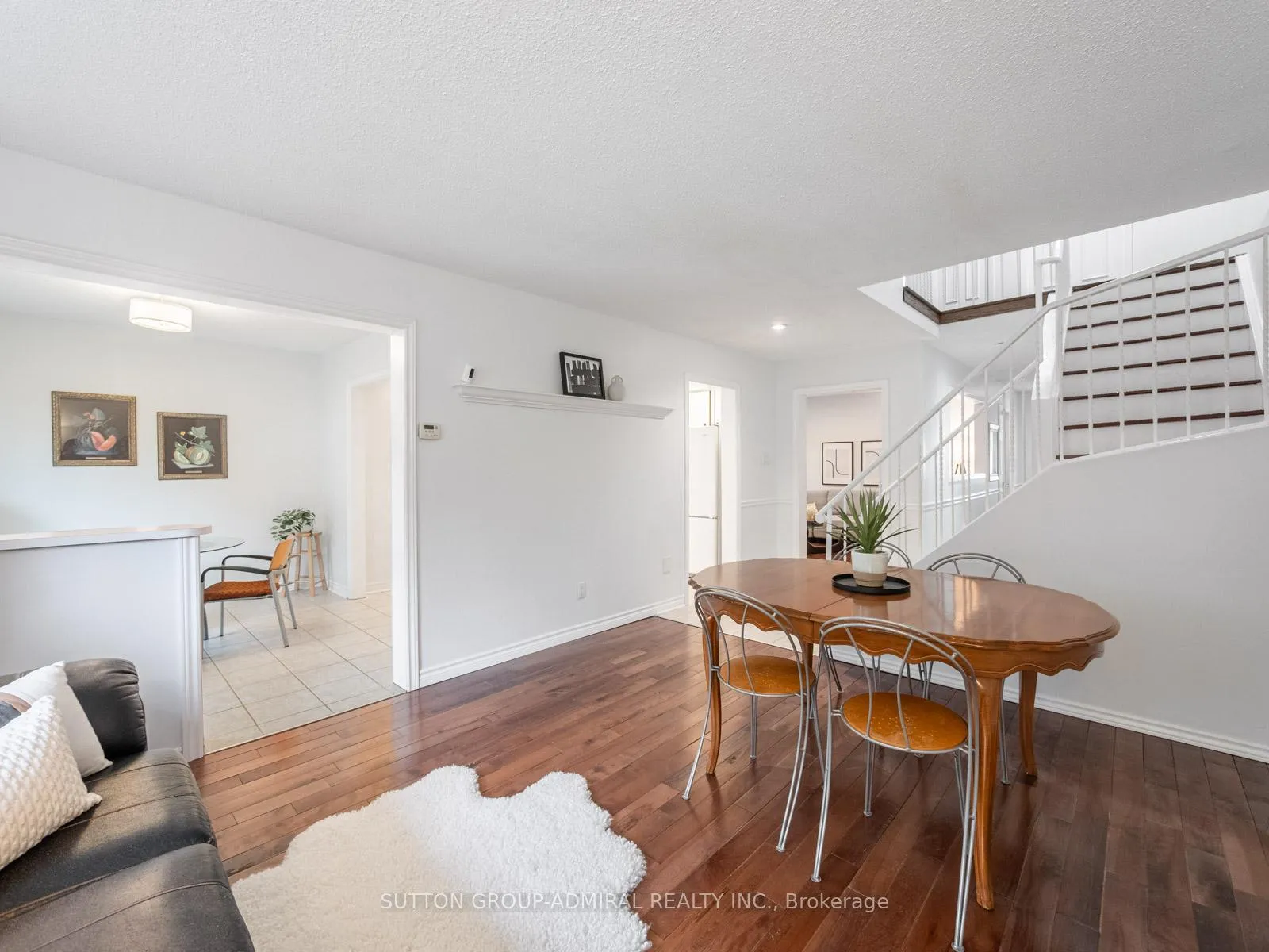 Photo 10 of 218 Mullen Drive, Vaughan, Brownridge — HOMEH
