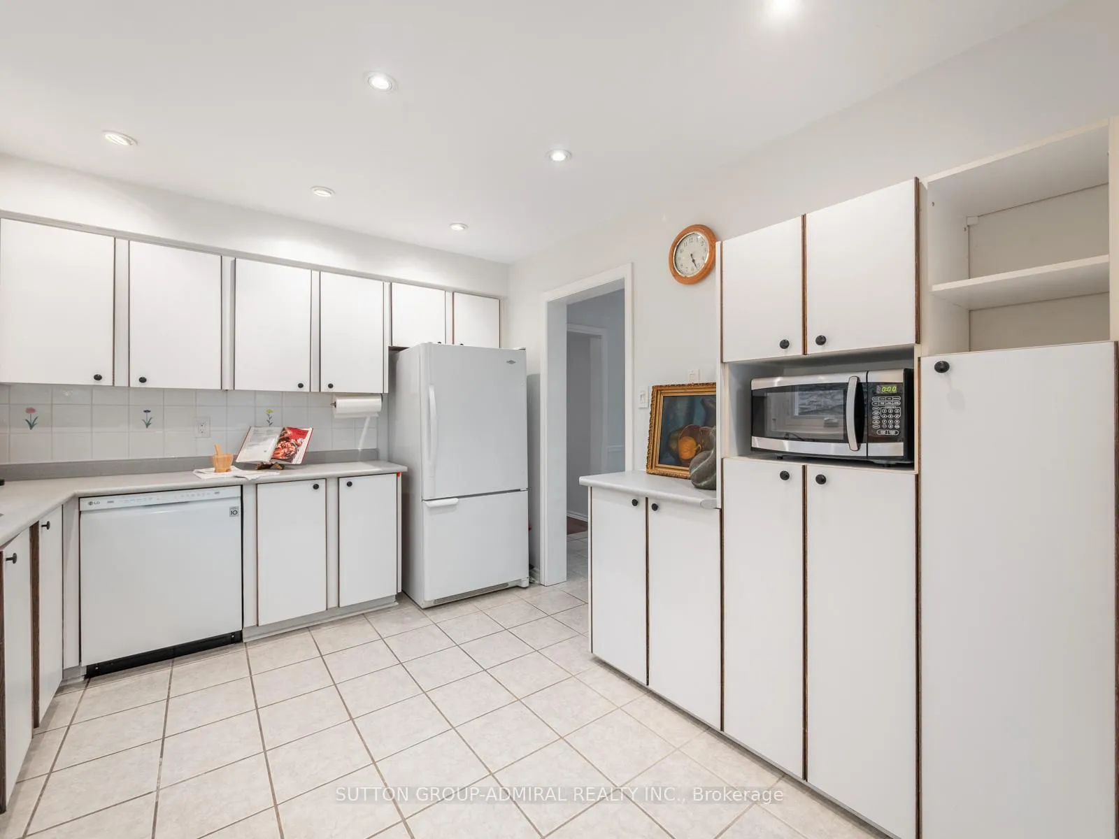 Photo 14 of 218 Mullen Drive, Vaughan, Brownridge — HOMEH