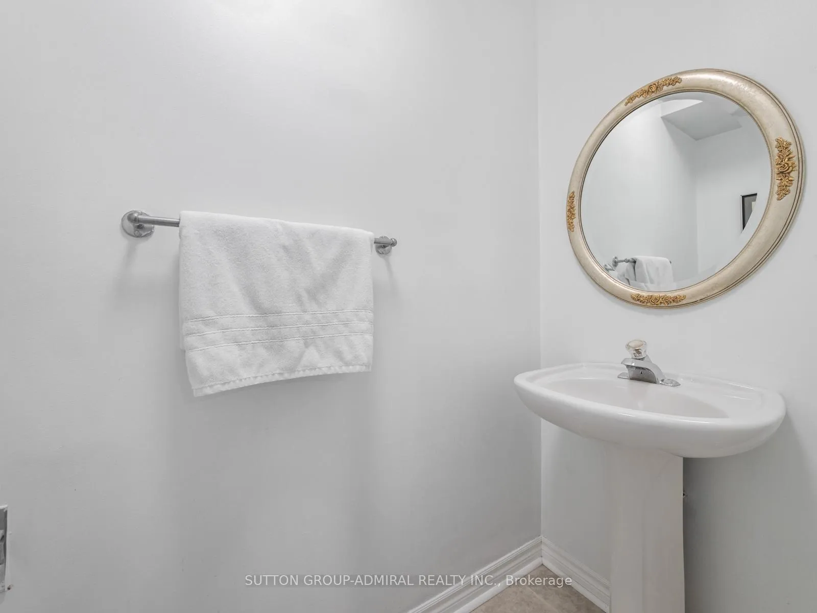 Photo 16 of 218 Mullen Drive, Vaughan, Brownridge — HOMEH