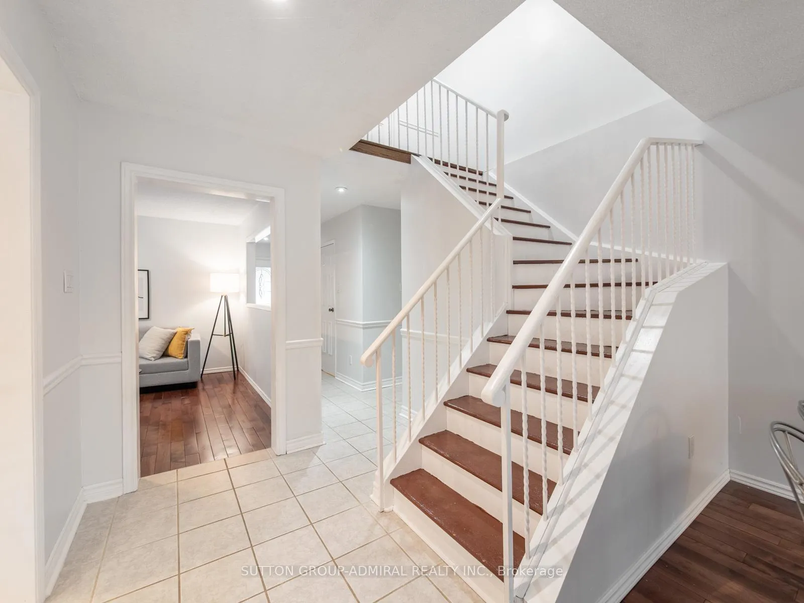 Photo 17 of 218 Mullen Drive, Vaughan, Brownridge — HOMEH