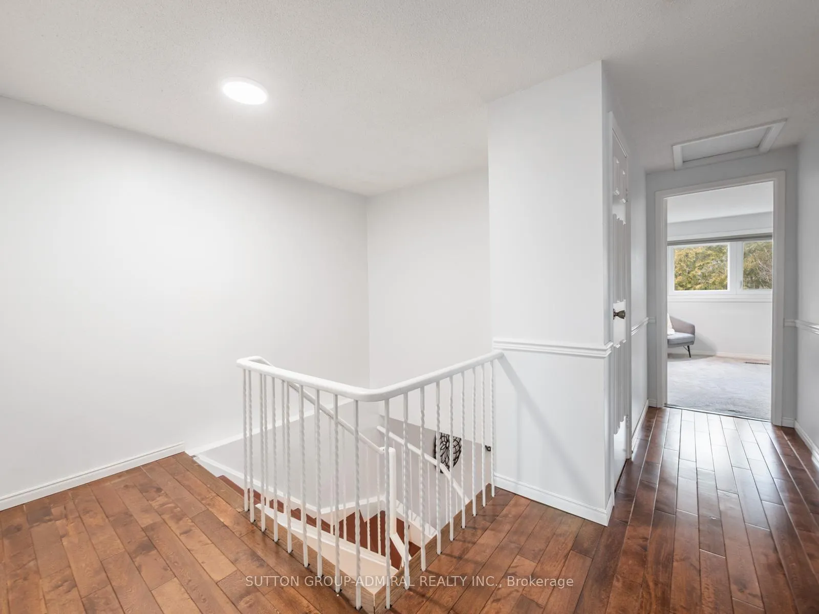 Photo 18 of 218 Mullen Drive, Vaughan, Brownridge — HOMEH