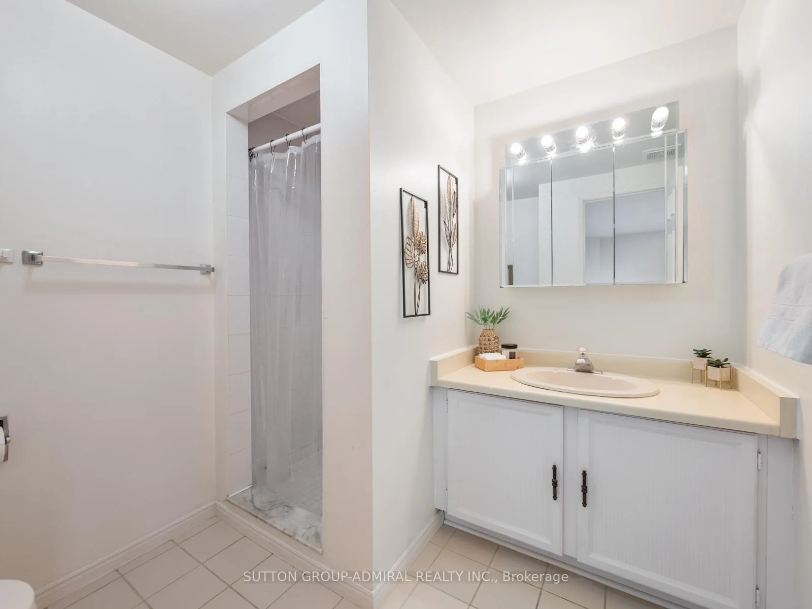 Photo 24 of 218 Mullen Drive, Vaughan, Brownridge — HOMEH