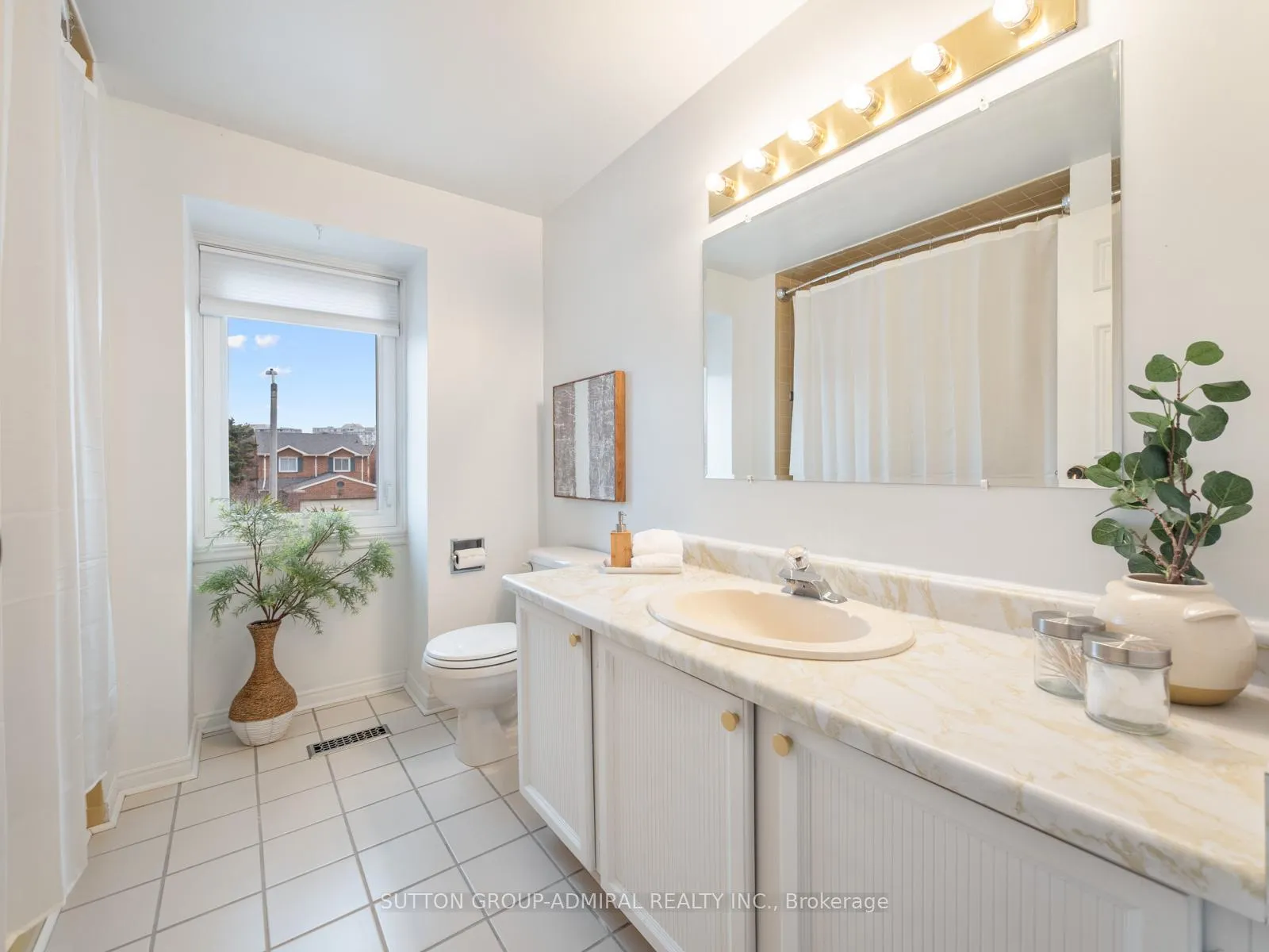 Photo 25 of 218 Mullen Drive, Vaughan, Brownridge — HOMEH