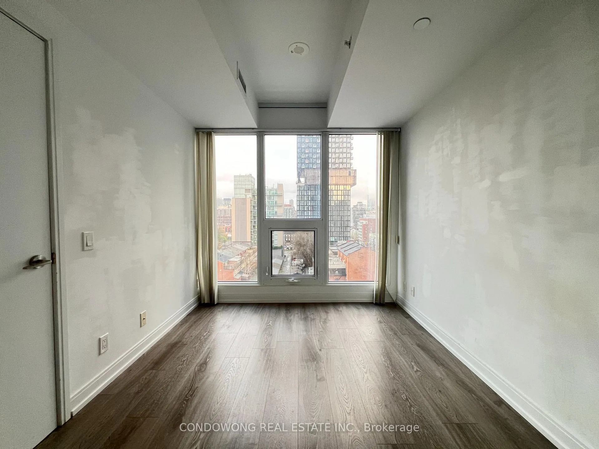 Photo 7 of Unit 705, 181 Dundas Street E, Toronto, Church-Yonge Corridor — HOMEH