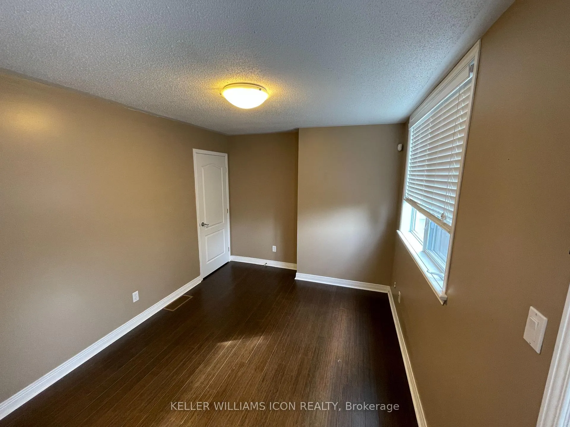 Photo 2 of Unit 2, 825 Grenon Avenue, Ottawa, Britannia Heights — HOMEH