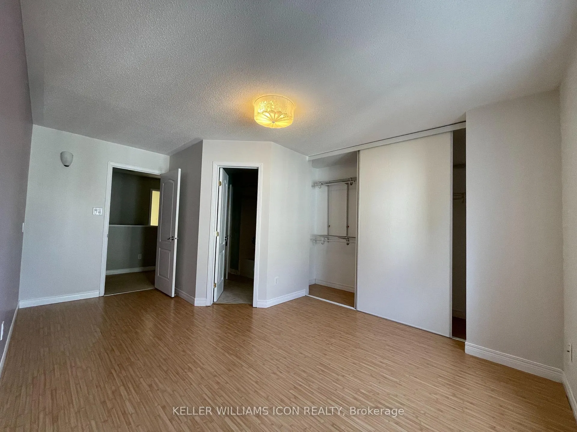 Photo 10 of Unit 2, 825 Grenon Avenue, Ottawa, Britannia Heights — HOMEH